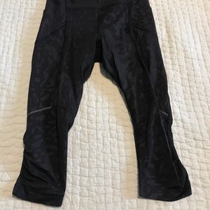 Lululemon cropped  print leggings